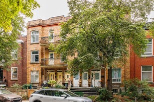 2332 Belgrave Av in Montréal, QC - Building Photo