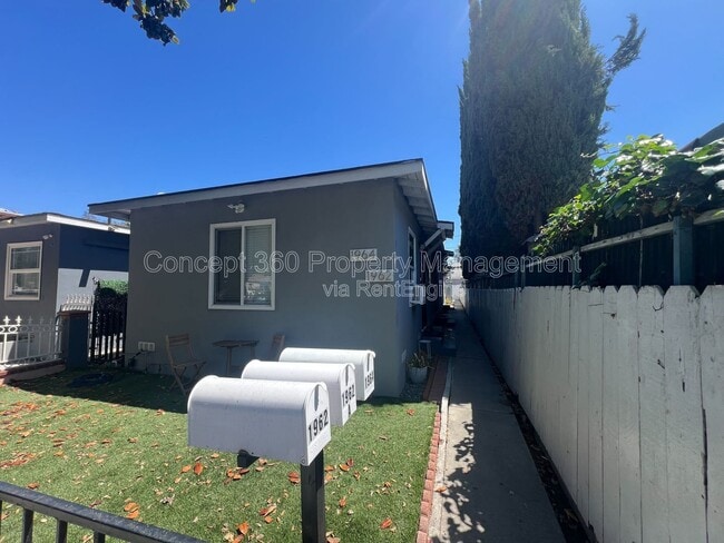 1962 Harbor Ave in Long Beach, CA - Foto de edificio - Building Photo