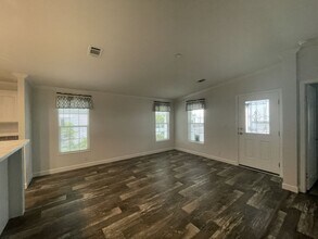 904 W Xanadu Ave in Venice, FL - Building Photo - Building Photo