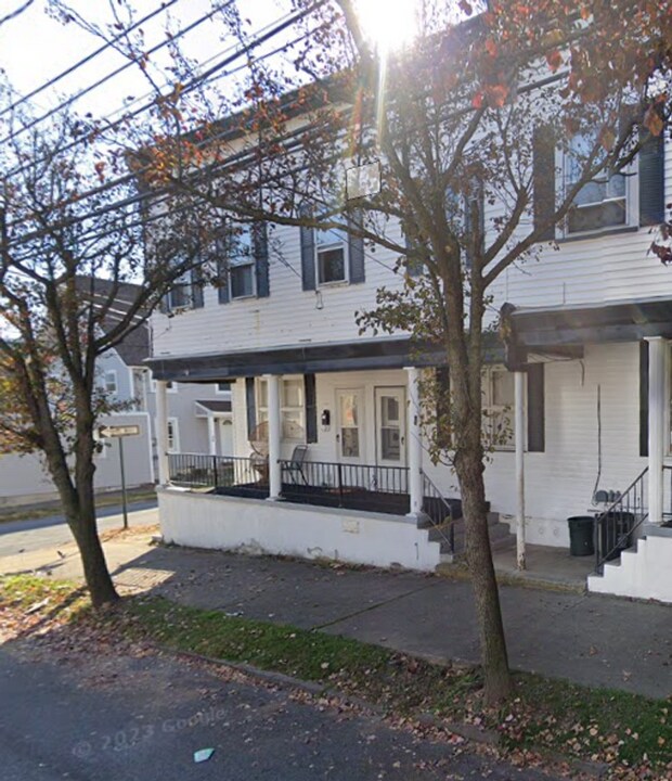 251 Stanton St in Wilkes-Barre, PA - Building Photo