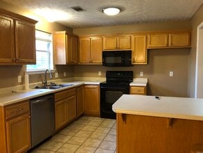 2830 York Ln in Conway, AR - Building Photo - Building Photo
