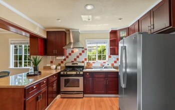 128 Sunset Ave in Sunnyvale, CA - Foto de edificio - Building Photo