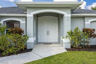 1724 SW 31st Ln in Cape Coral, FL - Building Photo