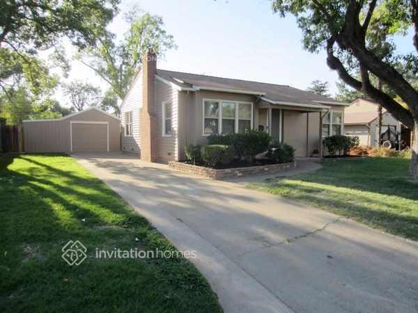 2861 Herbert Way in Sacramento, CA - Building Photo - Building Photo