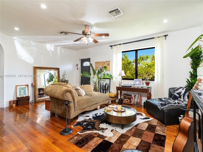 337 NW 47th St in Miami, FL - Building Photo - Building Photo