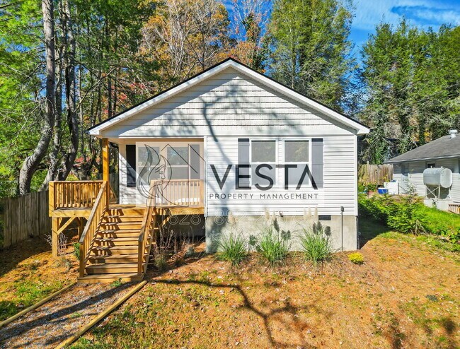 44 Rosemary Rd in Asheville, NC - Building Photo - Building Photo