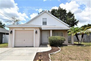 1318 Casa Bonita Ave in Ruskin, FL - Building Photo