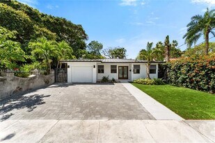 5736 SW 35th St in Miami, FL - Building Photo