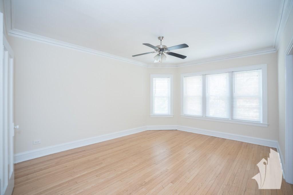 5208 N Leavitt St, Unit 2204-1 in Chicago, IL - Building Photo
