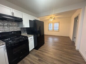 1210 W Parker St in Waterloo, IA - Building Photo - Building Photo