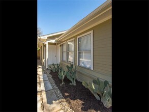 6403 Auburn Dr in Austin, TX - Building Photo - Building Photo