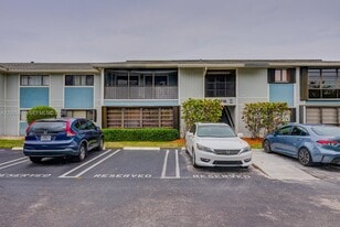 9715 Hammocks Blvd in Miami, FL - Building Photo