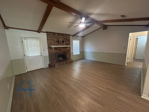 203 Jeffrey Ln in Wake Village, TX - Building Photo - Building Photo