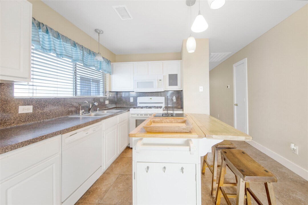 18903 Atasca Oaks Dr in Humble, TX - Foto de edificio