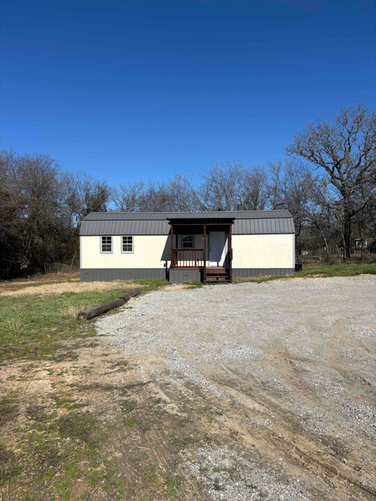 3404 E Hwy 199 in Springtown, TX - Foto de edificio