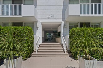 401 Peruvian Ave in Palm Beach, FL - Building Photo - Building Photo