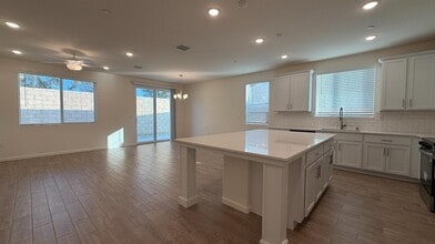 2153 N Renn Ave in Clovis, CA - Building Photo - Building Photo