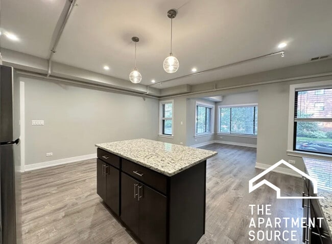 1142 Maple Ave in Evanston, IL - Building Photo - Building Photo