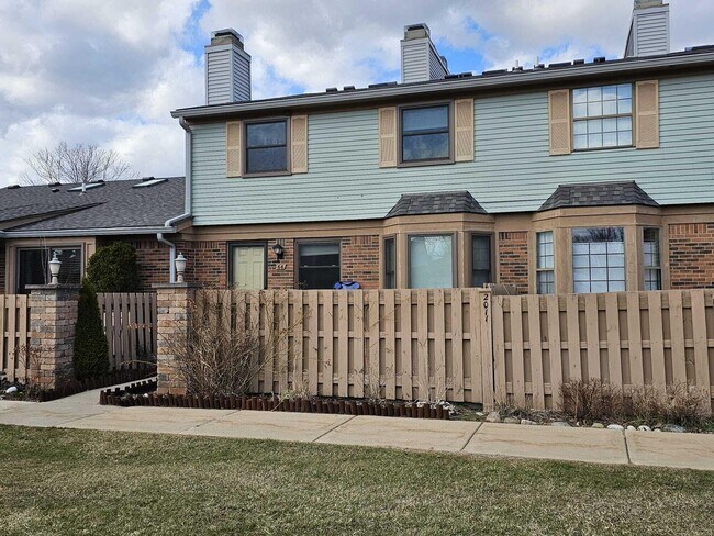 2011 Vine Way Dr in Canton, MI - Building Photo - Building Photo