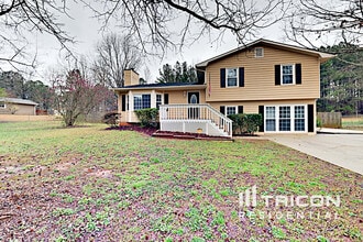 175 Freestone Dr in Newnan, GA - Building Photo - Building Photo