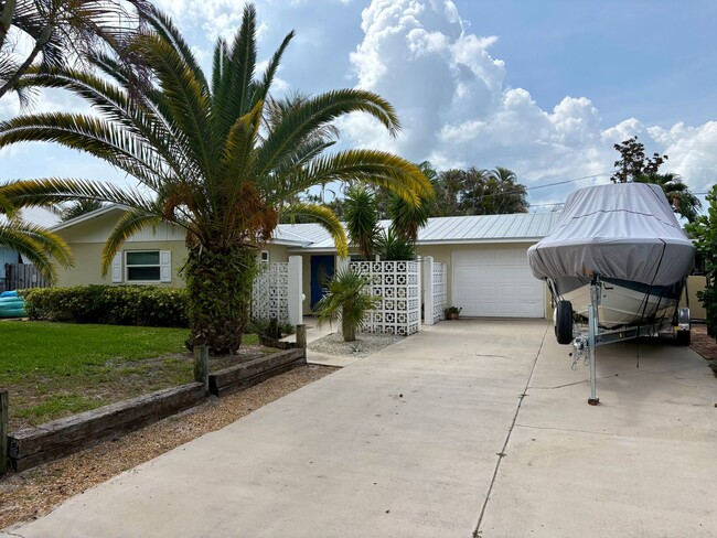 property at 4710 SE Glen Ridge Trail