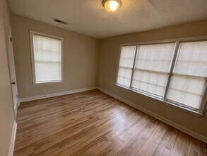 3186 W Shirley Cir in Memphis, TN - Building Photo - Building Photo