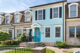 17 Dolsen Pl in Stamford, CT - Building Photo