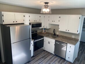 1411 Stadium View Dr, Unit 1411 in Murray, KY - Building Photo - Building Photo