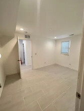 2717 W Saint Helen St, Unit 1 in Chicago, IL - Building Photo - Building Photo