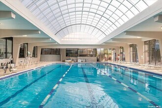 1 Bay Club Dr in Queens, NY - Building Photo - Building Photo