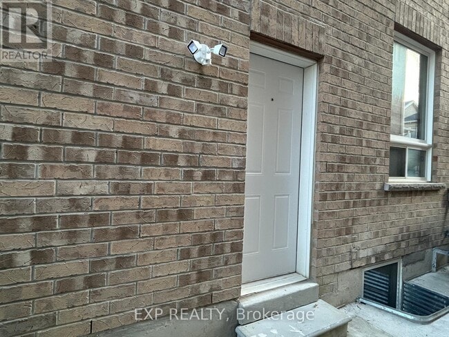 10 Alicewood Grove in Brampton, ON - Building Photo - Building Photo