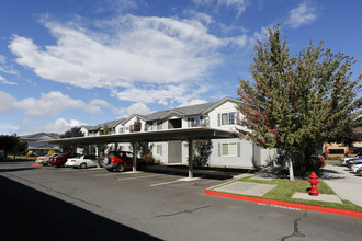 StoneBriar Apartments in Bend, OR - Foto de edificio - Building Photo