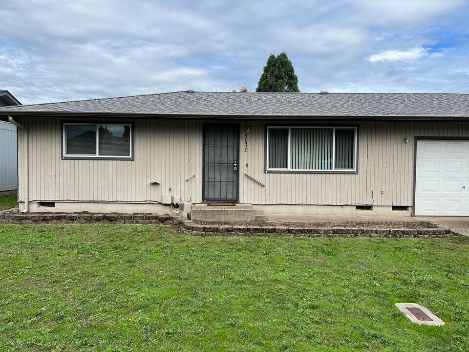3658 Virginia Ave in Springfield, OR - Building Photo