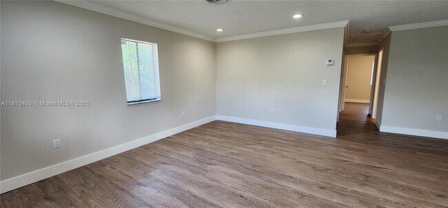6121 SW 39th St in Miramar, FL - Building Photo - Building Photo