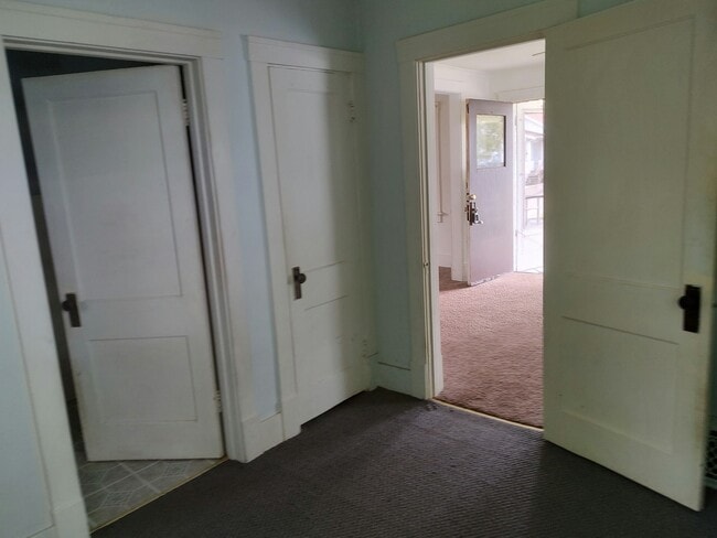 1121 W Gift Ave in Peoria, IL - Building Photo - Building Photo