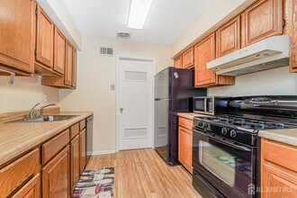 33 Foxtail Ln in Monmouth Junction, NJ - Building Photo - Building Photo