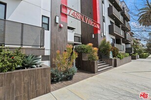 748 Wilcox Ave in Los Angeles, CA - Building Photo