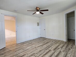 500 Radcliffe St, Unit 1 in Bristol, PA - Building Photo - Building Photo