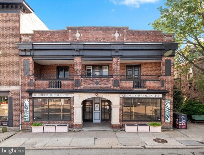 property at 836 W Lancaster Ave
