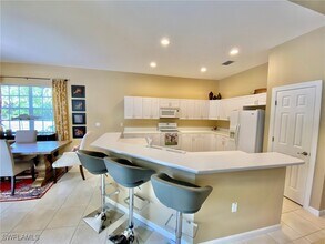 15590 Vallecas Ln in Naples, FL - Building Photo - Building Photo