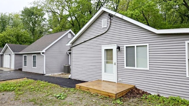property at 41270 N Bayside Dr