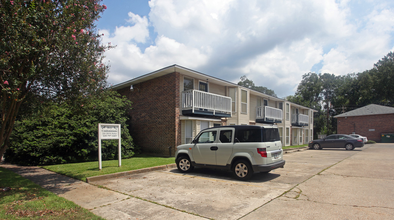 Ivy at Southgate in Baton Rouge, LA - Building Photo