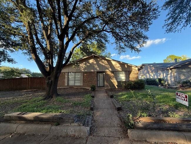 property at 305 Thistle Dr