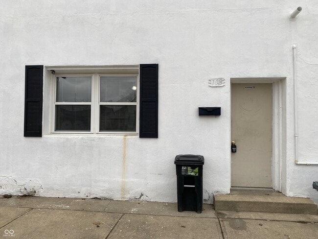 108 S Market St in Thorntown, IN - Foto de edificio - Building Photo