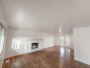 698 Doren Dr in South Ogden, UT - Foto de edificio - Building Photo