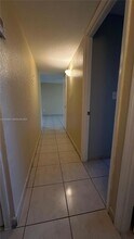 606 W 81st St, Unit 305 in Hialeah, FL - Building Photo - Building Photo