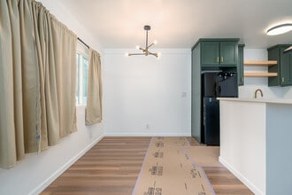 5819 Carlton Way in Los Angeles, CA - Foto de edificio - Interior Photo
