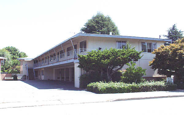 540 University Dr in Menlo Park, CA - Foto de edificio - Building Photo