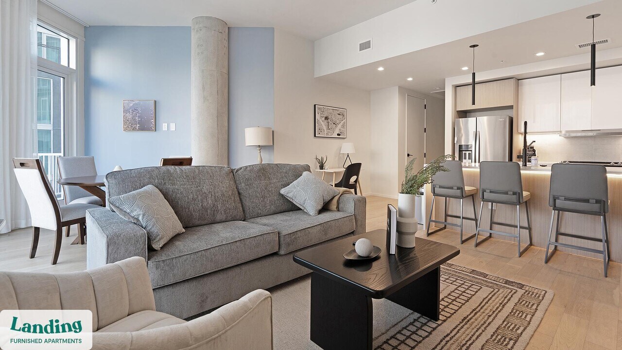 143 E Commerce St in San Antonio, TX - Building Photo