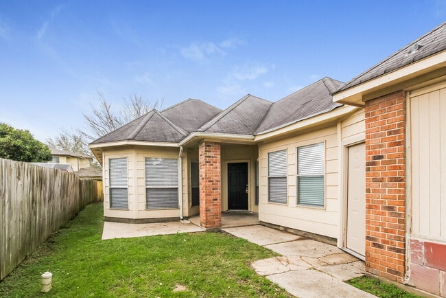 6615 Bluebottle Ln in Katy, TX - Foto de edificio - Building Photo